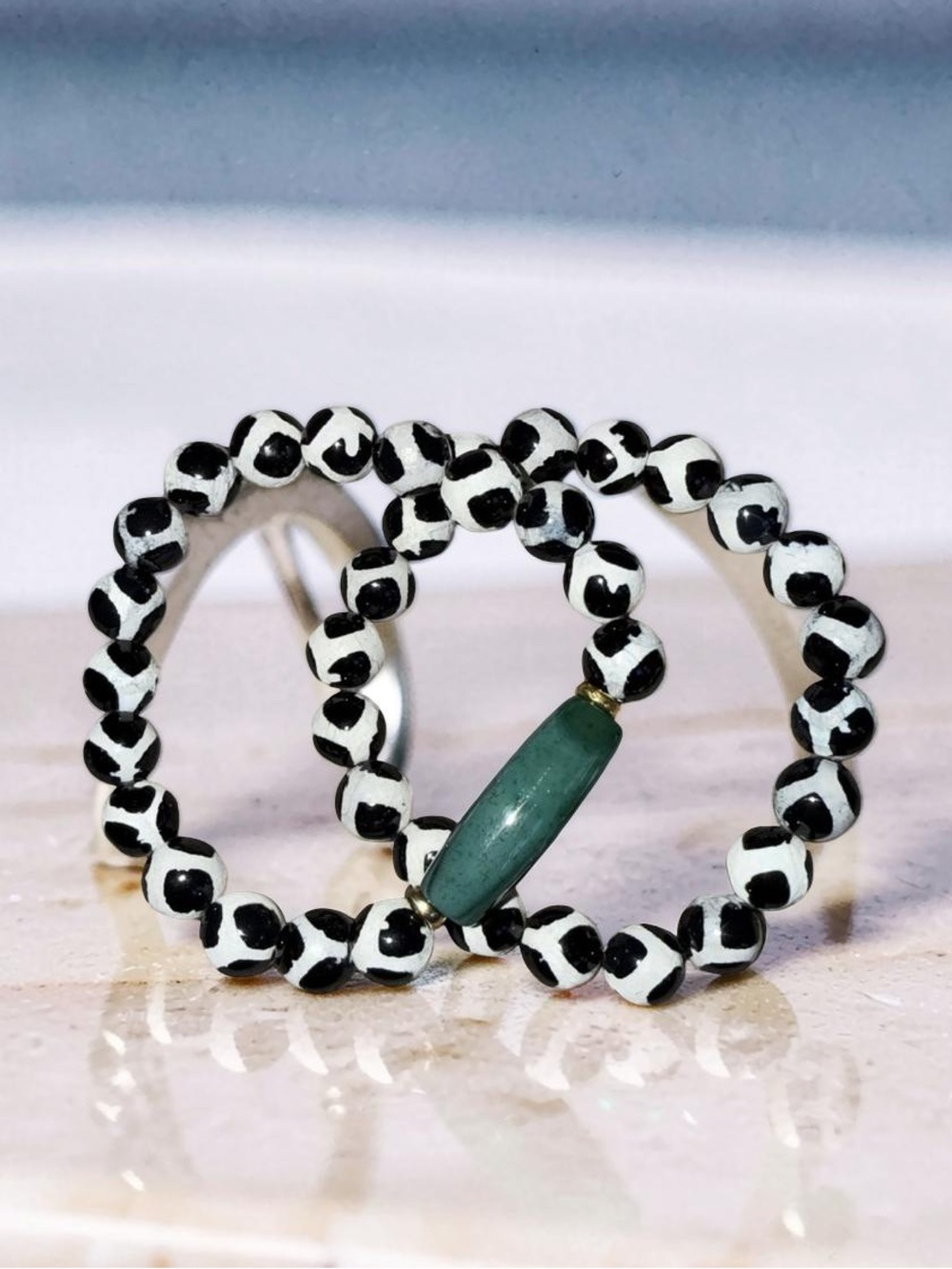 🛑 3 for $11. 10mm Black and White Tibetan Dzi Agate bracelet